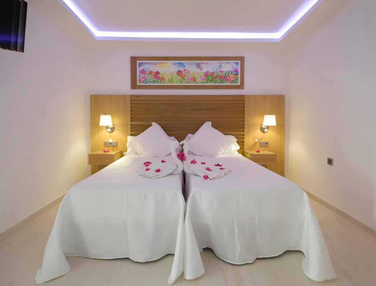 My Way Luxury Ibiza Studio - Ab Group Playa d'en Bossa Ngoại thất bức ảnh