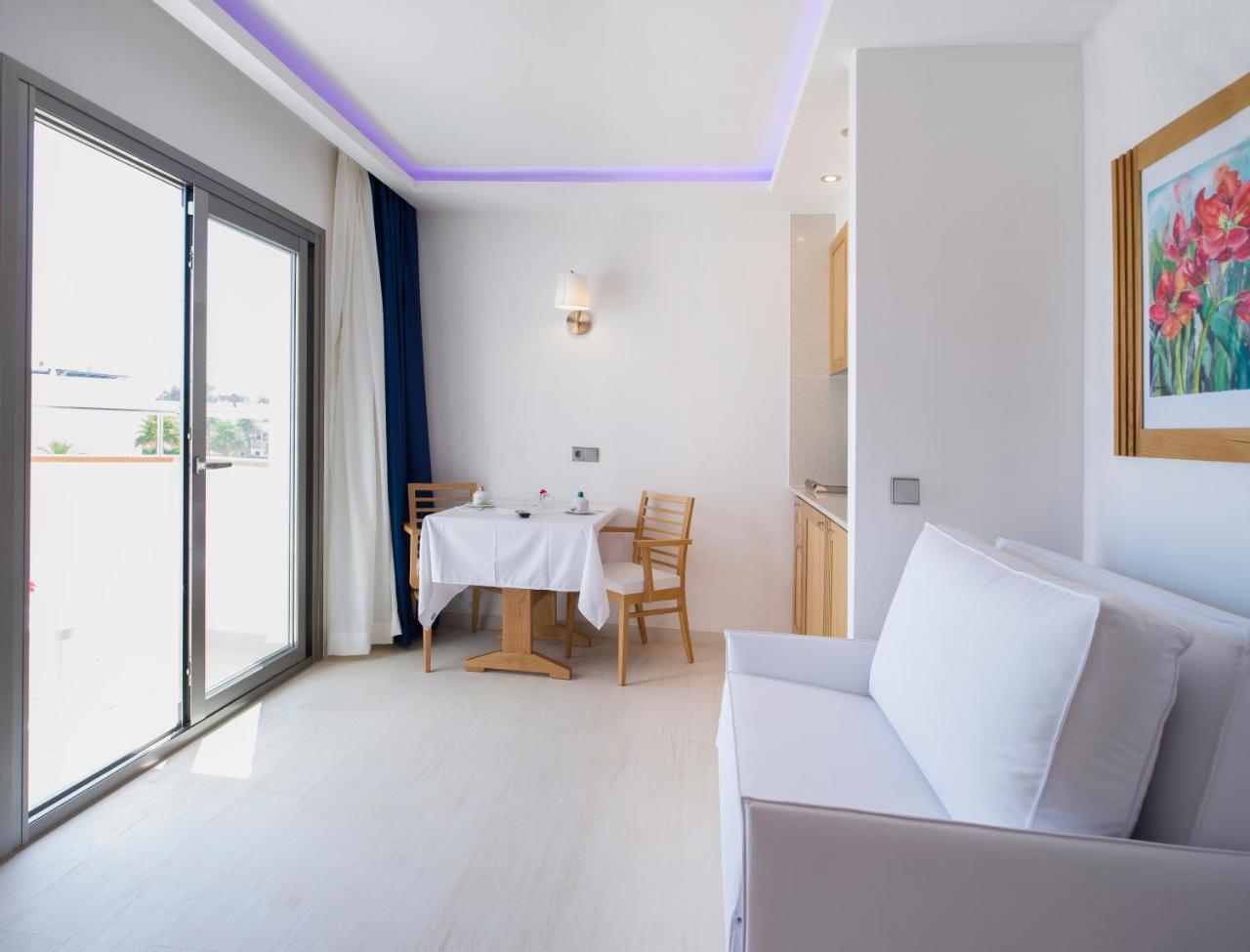 My Way Luxury Ibiza Studio - Ab Group Playa d'en Bossa Ngoại thất bức ảnh
