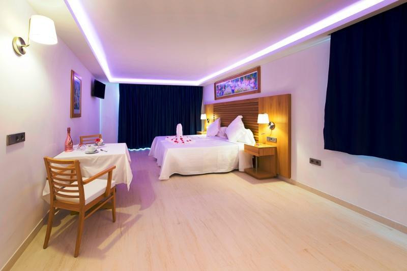 My Way Luxury Ibiza Studio - Ab Group Playa d'en Bossa Ngoại thất bức ảnh